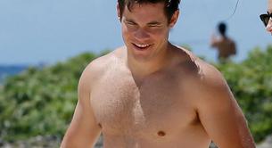 Adam Devine desnudo en 'Game Over, Man' de Netflix