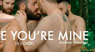 Chulazos desnudos en 'Because You're Mine' de Jean Baptiste Huong