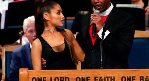 Ariana Grande, manoseada por un obispo en el funeral de Aretha Franklin