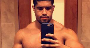 El luchador bisexual Anthony Bowens sale del armario como gay