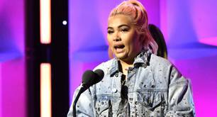 A Hayley Kiyoko le aconsejaron que rebajara el tono de sexualidad en su carrera