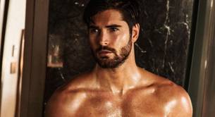 Nick Bateman desnudo deja muy poco a la imaginación