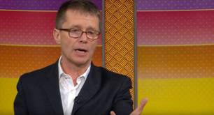 El presentador Nicky Campbell llama en directo "ridículo y homófobo" a un invitado