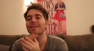 YouTuber bisexual Shane Dawson niega haber tenido sexo con su gato