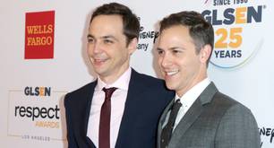 ¿Quién es el marido de Jim Parsons, Todd Spiewak?