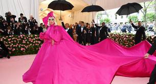 Lady Gaga, estrella en la Met Gala 2019 con 4 vestidos en uno